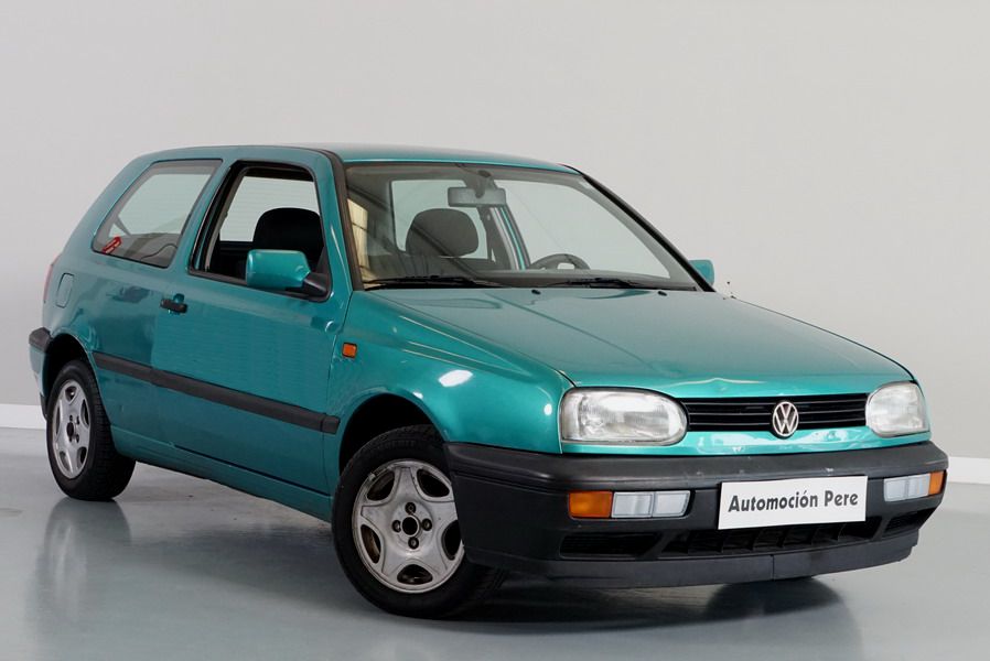 Nueva Recepción: Volkswagen Golf 1.8i GL Automático.