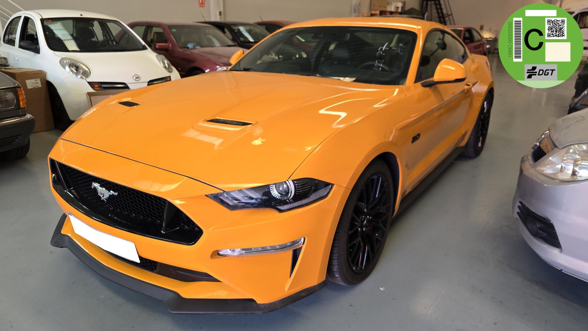 Ford Mustang 5.0 Ti-VCT V8 GT 450 CV 10 Velocidades. Pocos Kms. Mantenimiento Oficial (Mirar Fotos) Como Nuevo! Único! Orange Tropical.