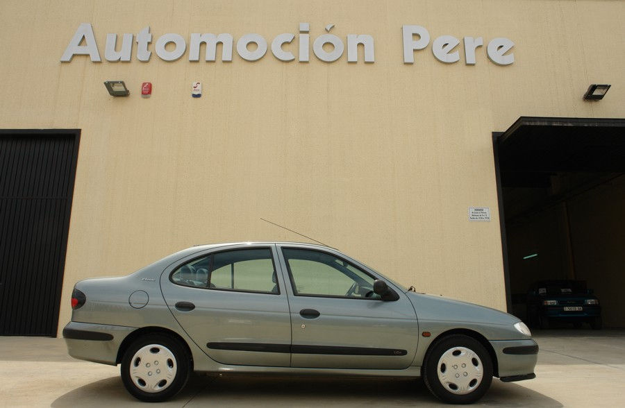 RENAULT MEGANE CLASSIC 1.6i RN ALIZÉ