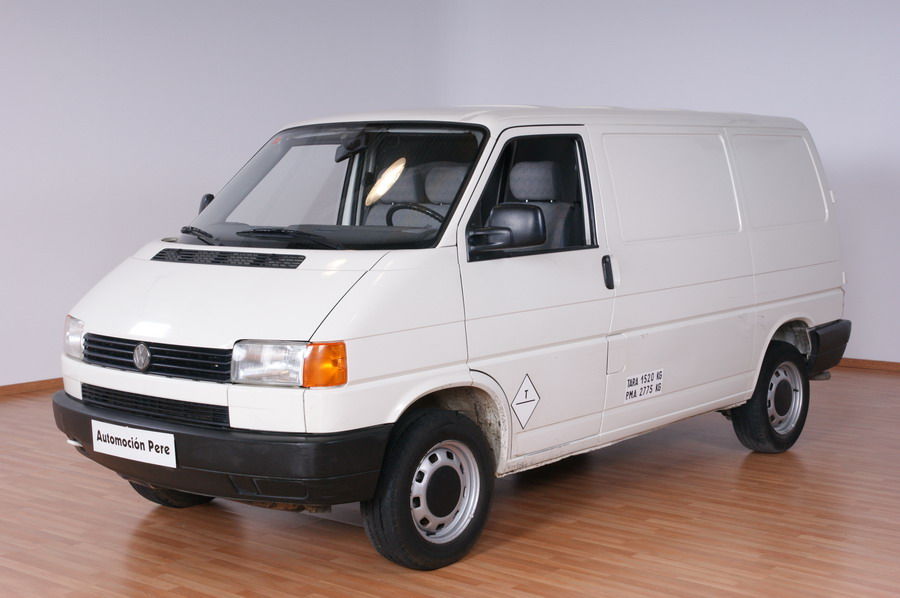 VOLKSWAGEN. TRANSPORTER 2.4 D.