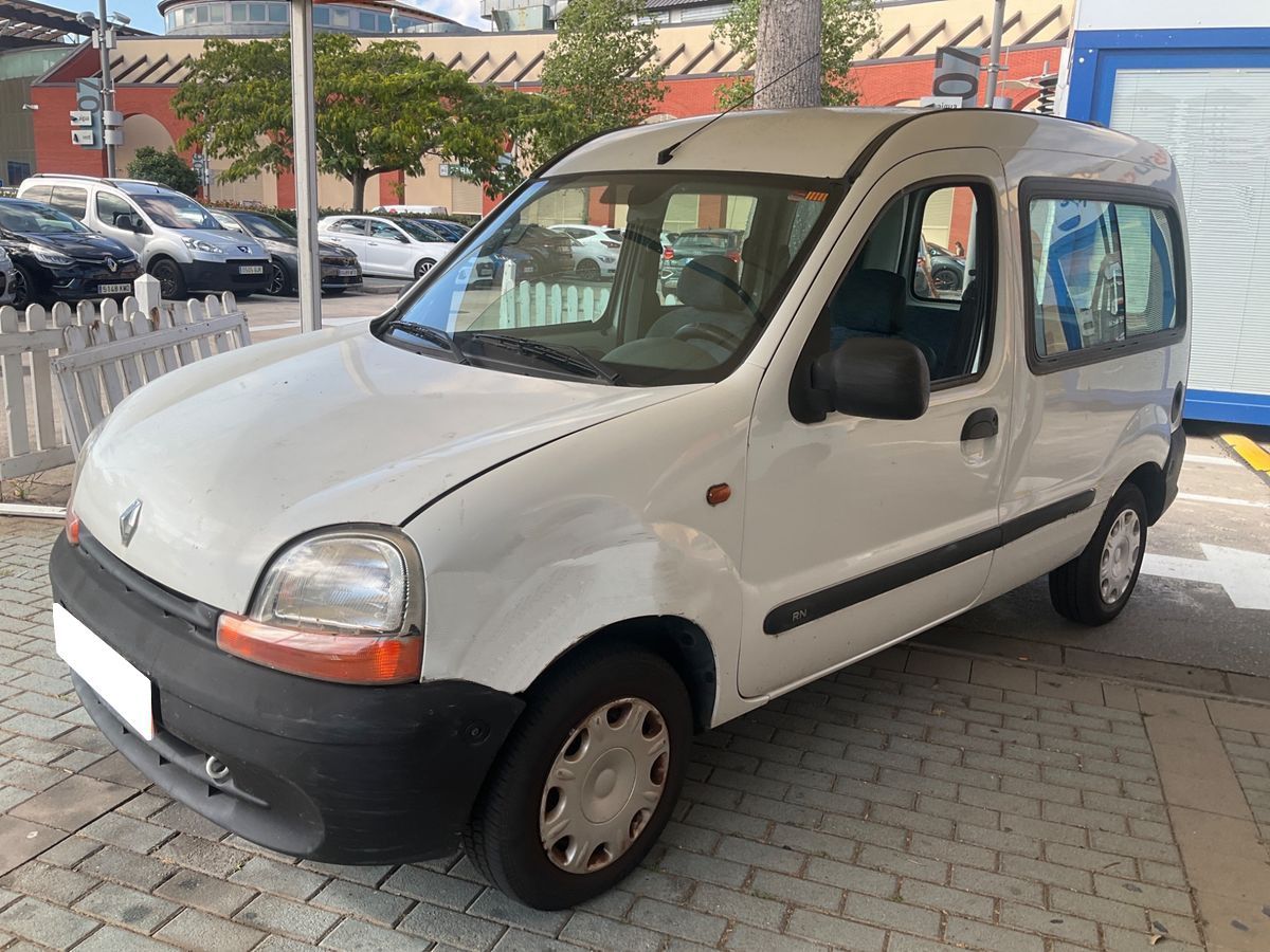 Próximamente: Renault Kangoo 1.2i RN 60CV. Pocos Kms. Revisiones Selladas. Matriculado "Turismo" (ITV Anual)