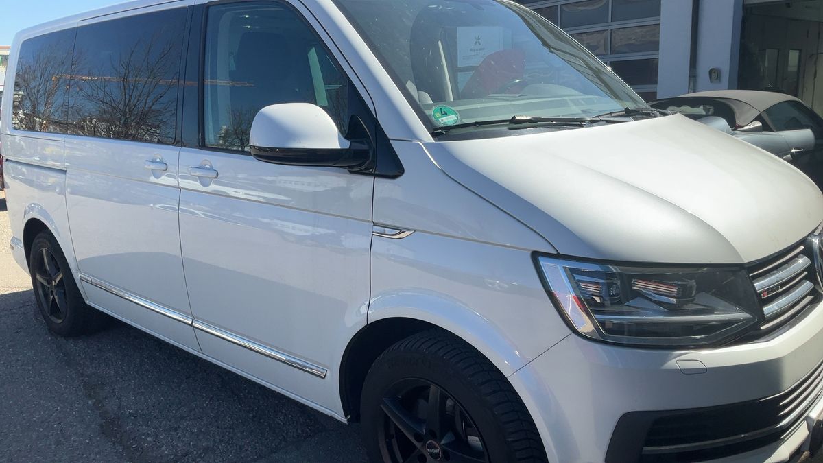 Próximamente: Volkswagen T6 Multivan 2.0 TDI 205 CV Highline 4Motion. Único Propietario. Revisiones Oficiales (Libro Digital)