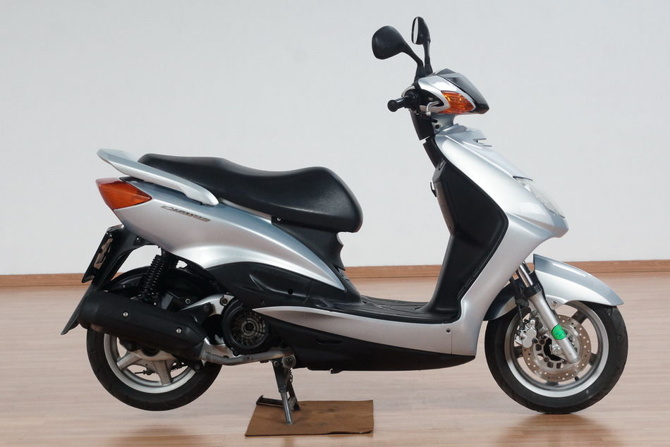 Yamaha Cygnus X 125 C.C 4T Automocio Pere