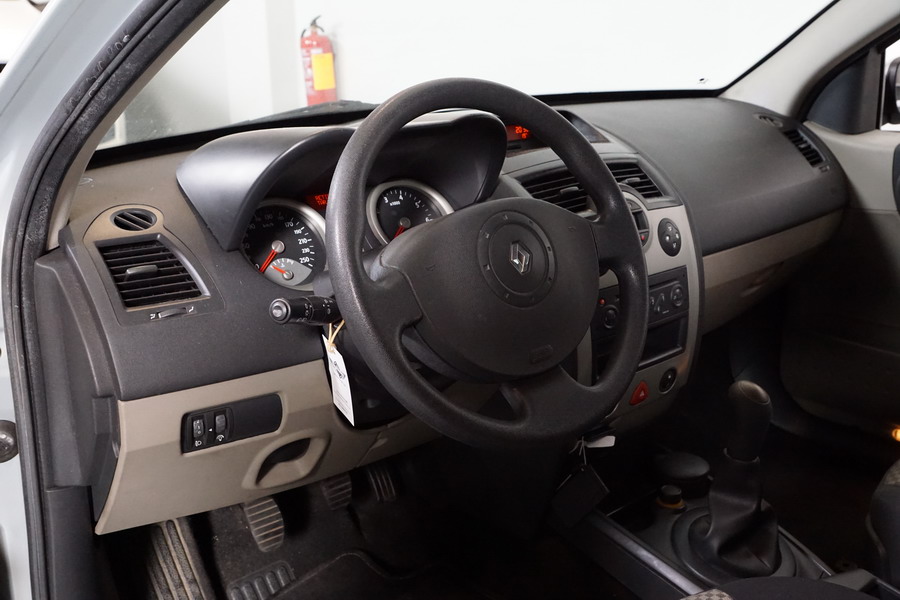 Renault Megane Sedan 1 5 Dci Authentique Confort 1 Solo