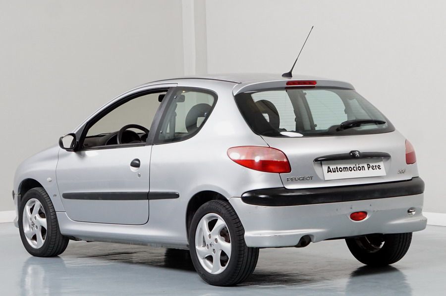 Peugeot 206 1.6i XS 110 CV. Solo 57.000 Kms. Revisiones Selladas. Único Propietario. Automocio Peugeot 206 1.6i XS 110 CV. Solo 57.000 Kms. Revisiones Selladas. Único Propietario. Automocio